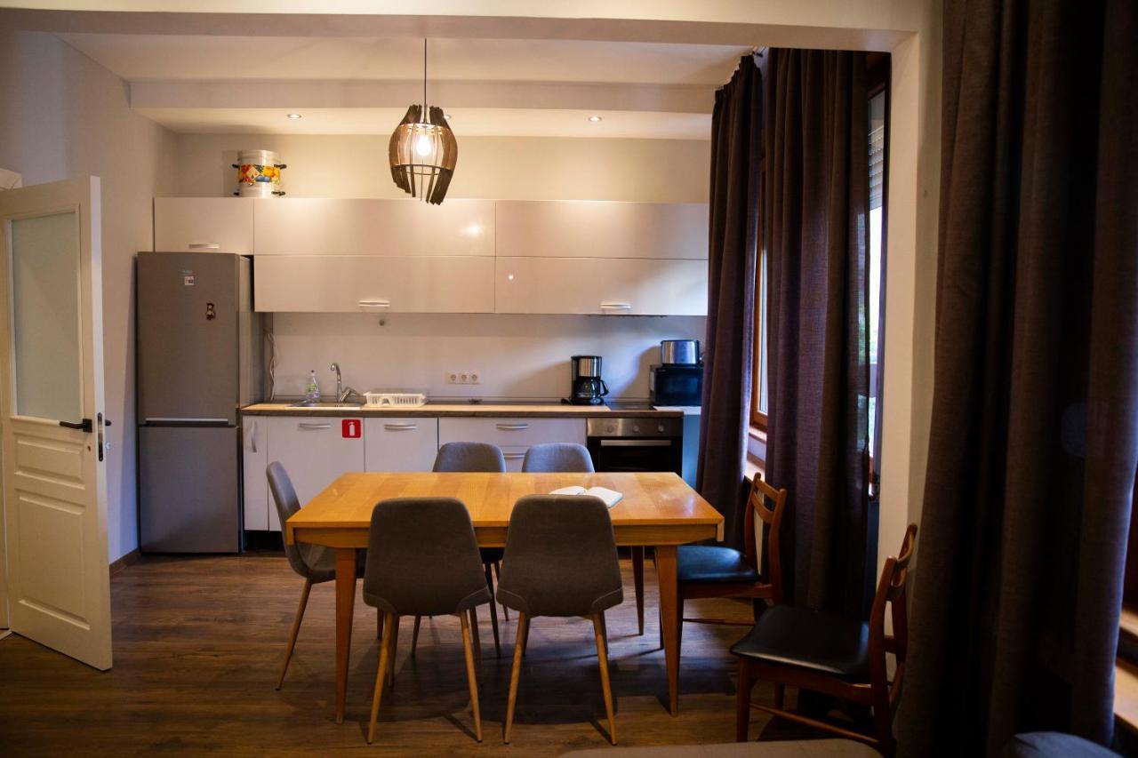 Central Sofia 3-Bedroom Apartment - Urban Art Gallery - Free Parking! Exterior foto