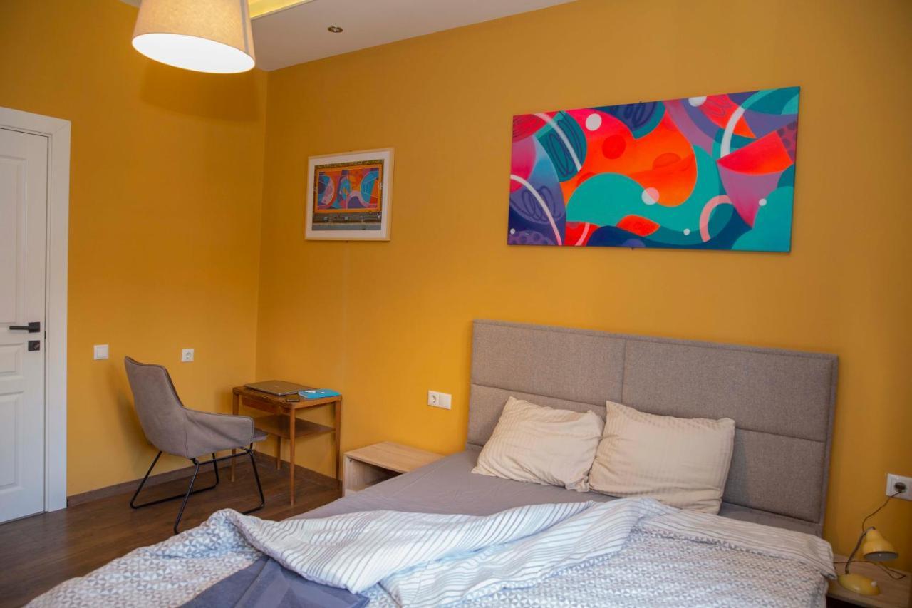 Central Sofia 3-Bedroom Apartment - Urban Art Gallery - Free Parking! Exterior foto